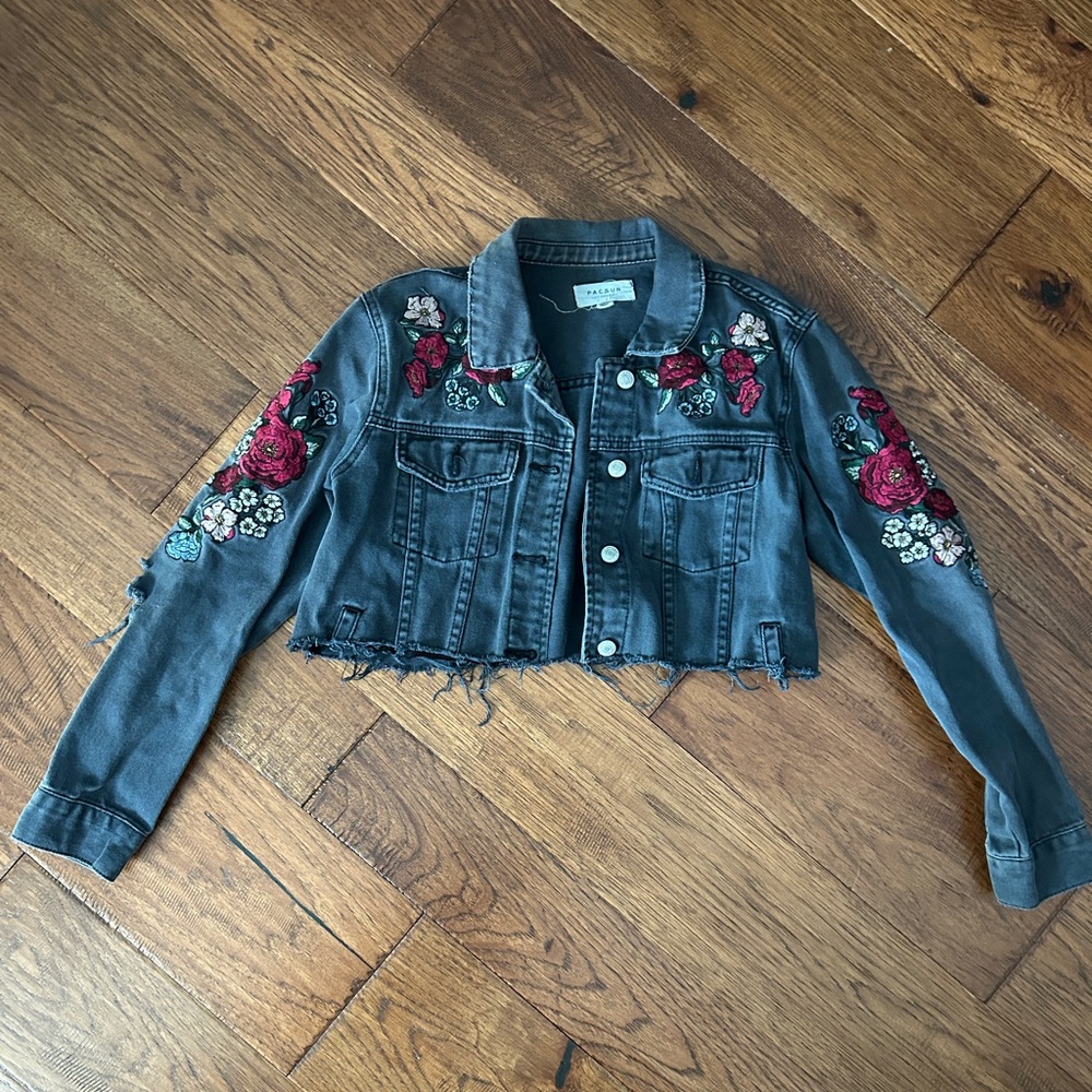 PACSUN black denim jacket with floral embroidery - Size Medium - Distressed Crop